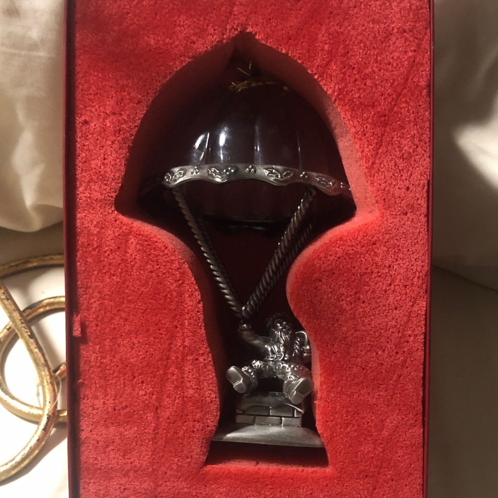 LENOX Santa’s Journey 1st in series w box & Display hanger